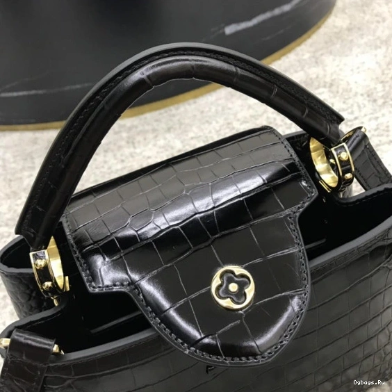 LOUIS CAPUCINES BB VUITTON 0326